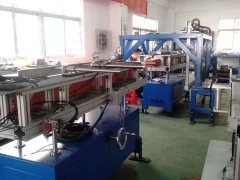 出貨一臺(tái)長條料沖壓機(jī)械手